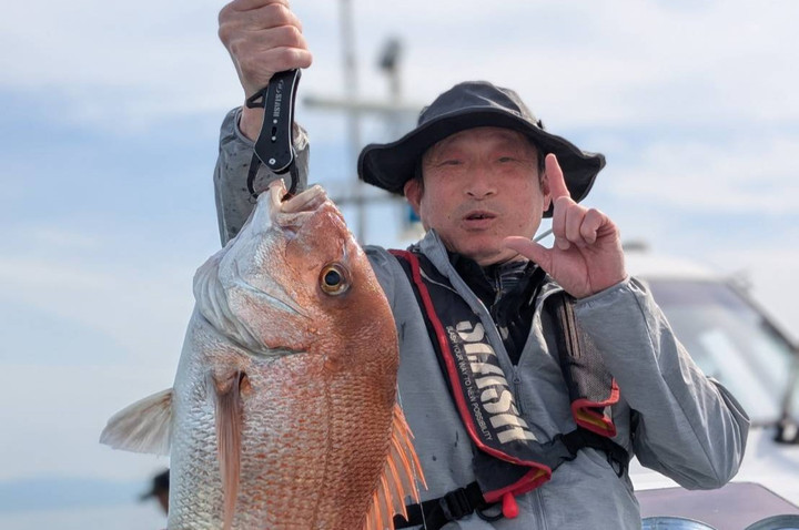釣れるけん！愛媛ブログ ～ジャンプワールド～ : 松山沖タイラバ