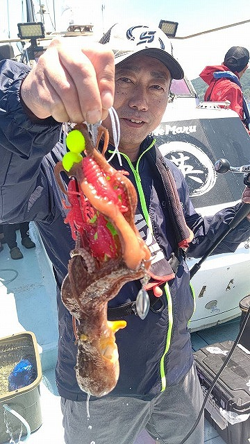 釣れるけん！愛媛ブログ ～ジャンプワールド～ : 松山沖タコ絶好調で～す!!