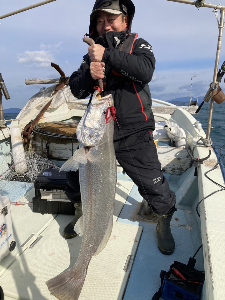 釣れるけん！愛媛ブログ ～ジャンプワールド～ : 宇和島沖タイラバ
